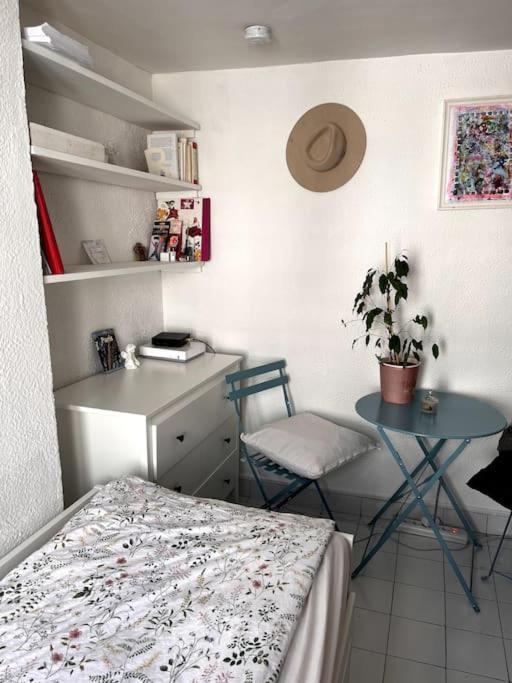 Cute Marais Private Studio For 2 Paris Exterior photo